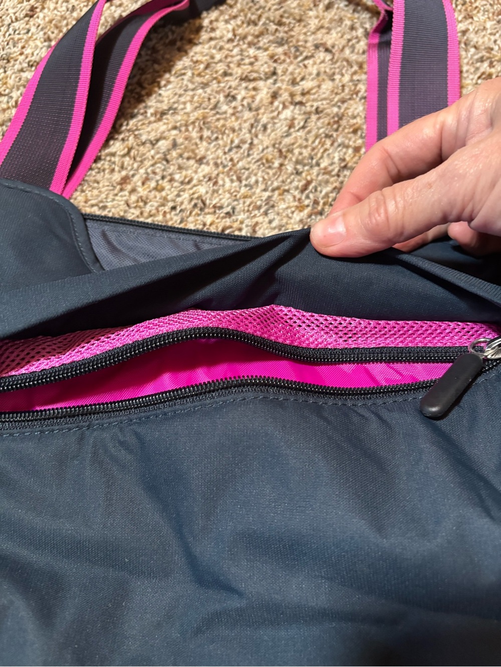 E158 Nike Radiate Women's Navy and Pink Tote Bag - Picture 4 of 7
